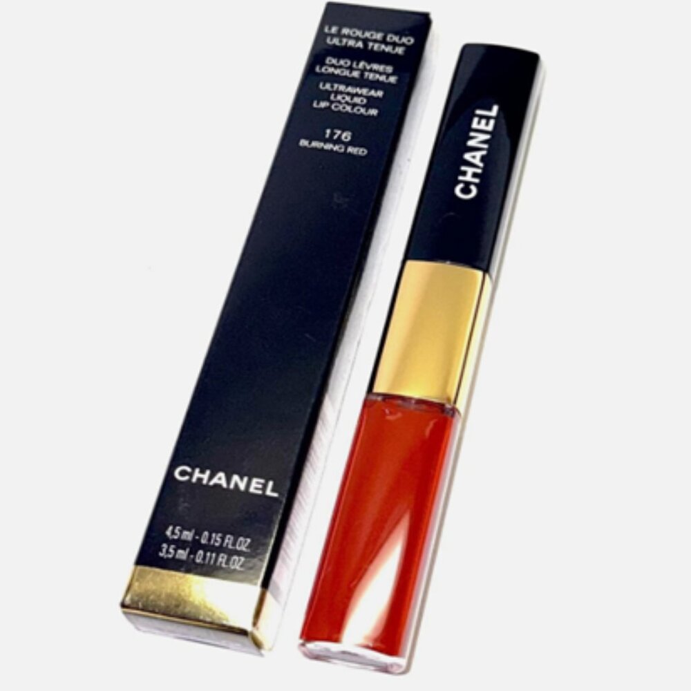 CHANEL Le Rouge Duo Ultra Tenue Gloss Without the box